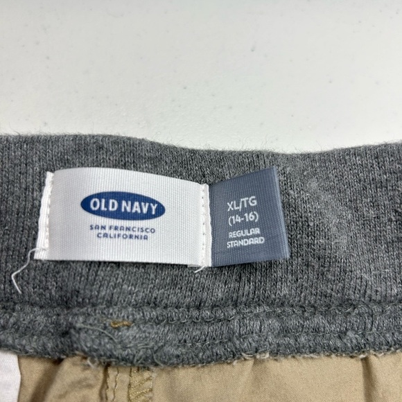 KJ2. Old Navy Unisex cargo shorts khaki color XL 14-16 - Picture 2 of 4